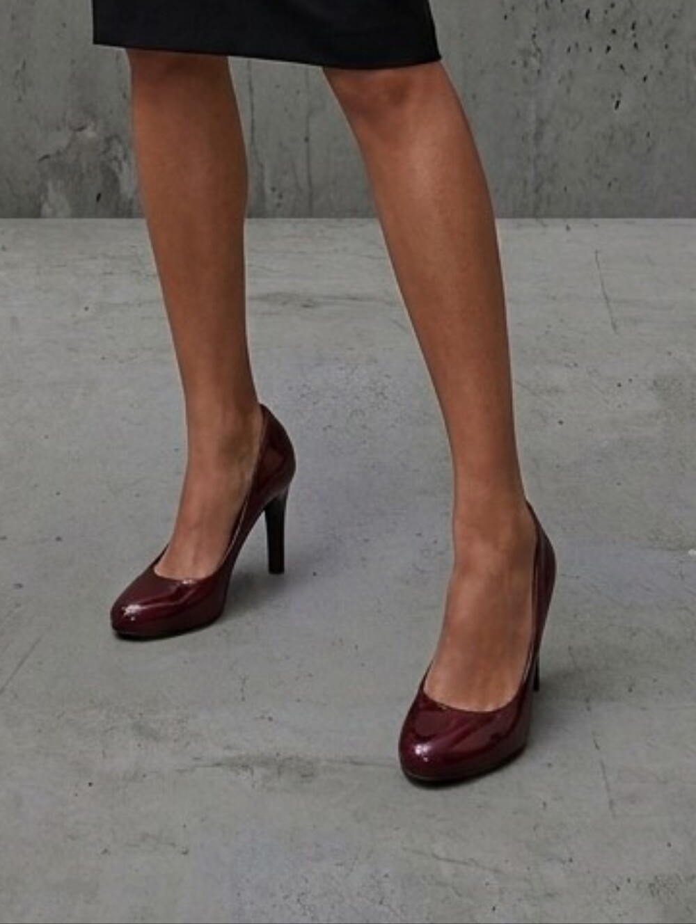 Jessica Simpson Round-Toe Pumps